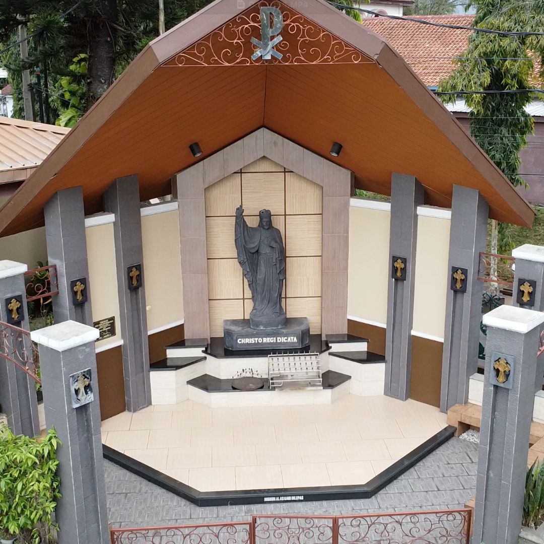 Statue